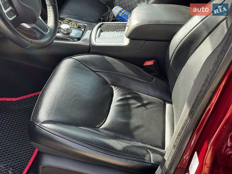 Седан Chrysler 300C 2017 в Дніпрі