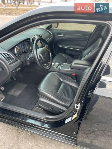 Седан Chrysler 300C 2015 в Києві