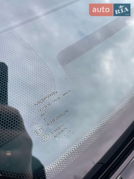 Седан Chrysler 300C 2015 в Києві