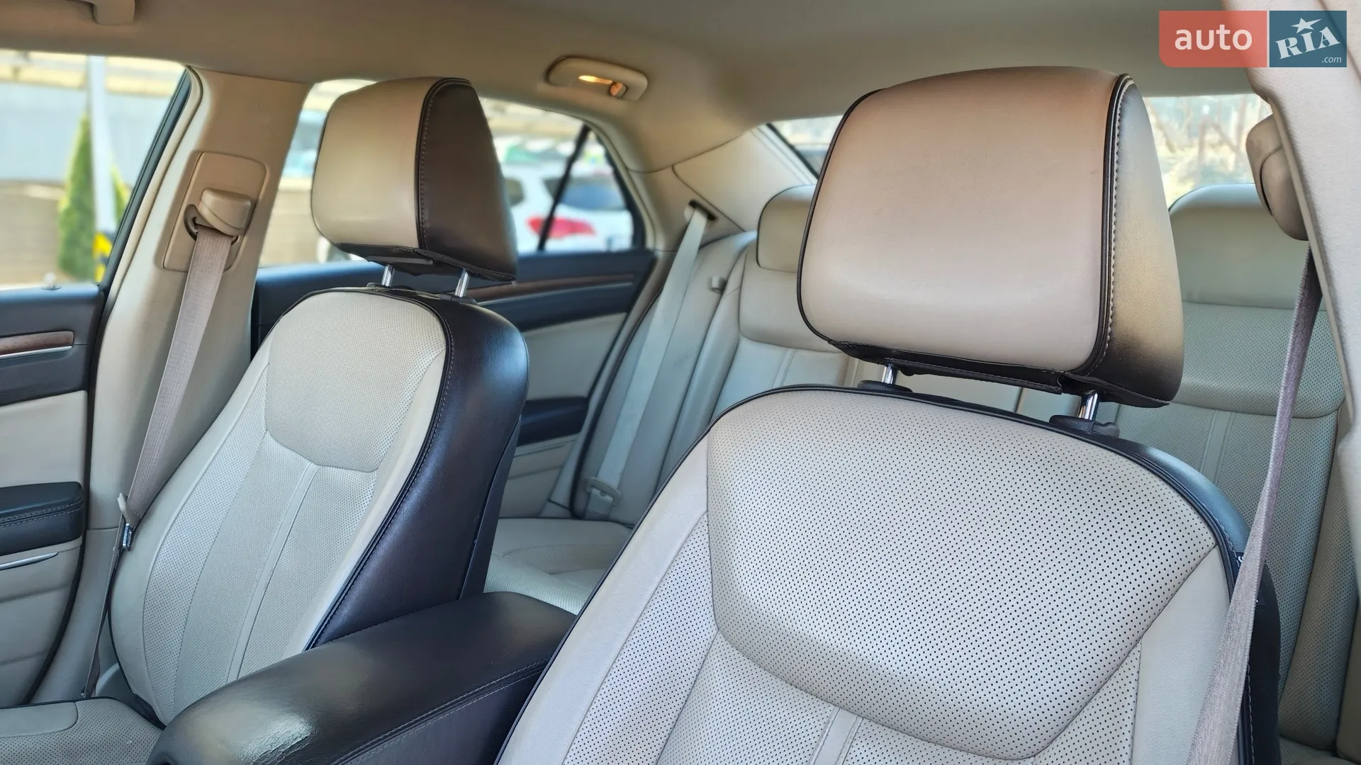 2012 Chrysler 300C - мініатюра 20