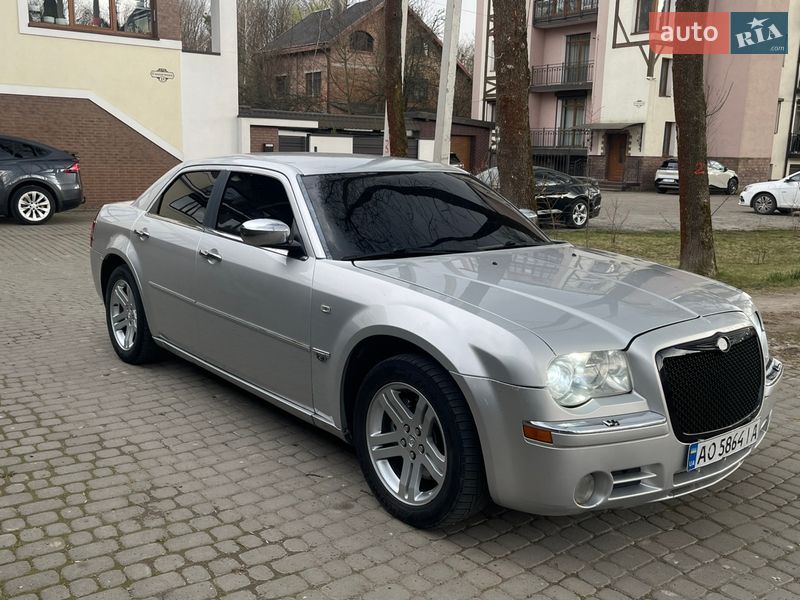 Седан Chrysler 300C 2006 в Львове
