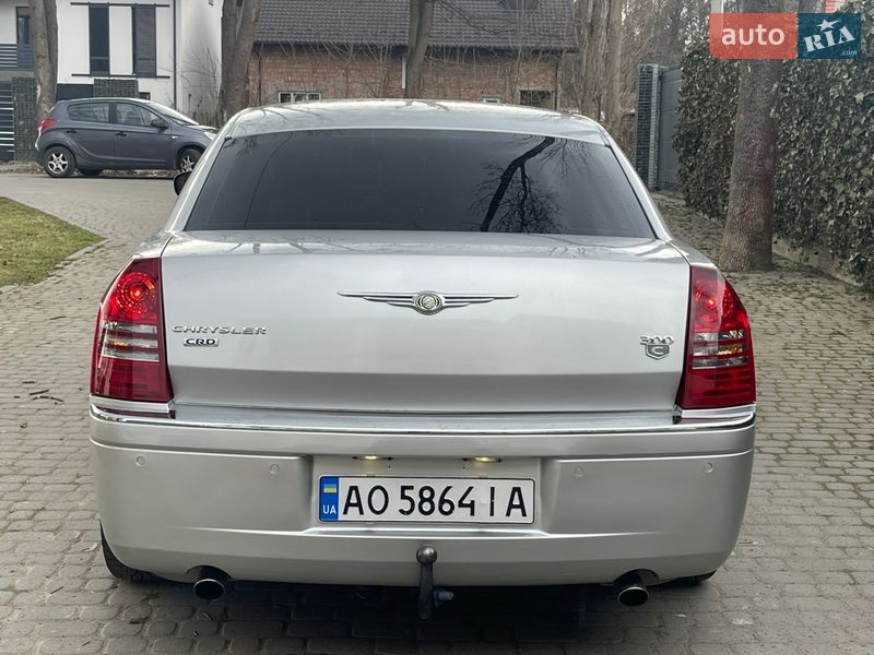 Седан Chrysler 300C 2006 в Львове