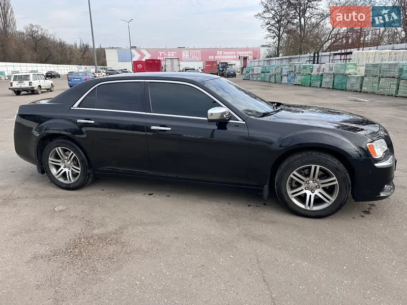 Chrysler 300C 2011 VIN 2C3CCAEG9CH142416 фото оголошення 10 з 45