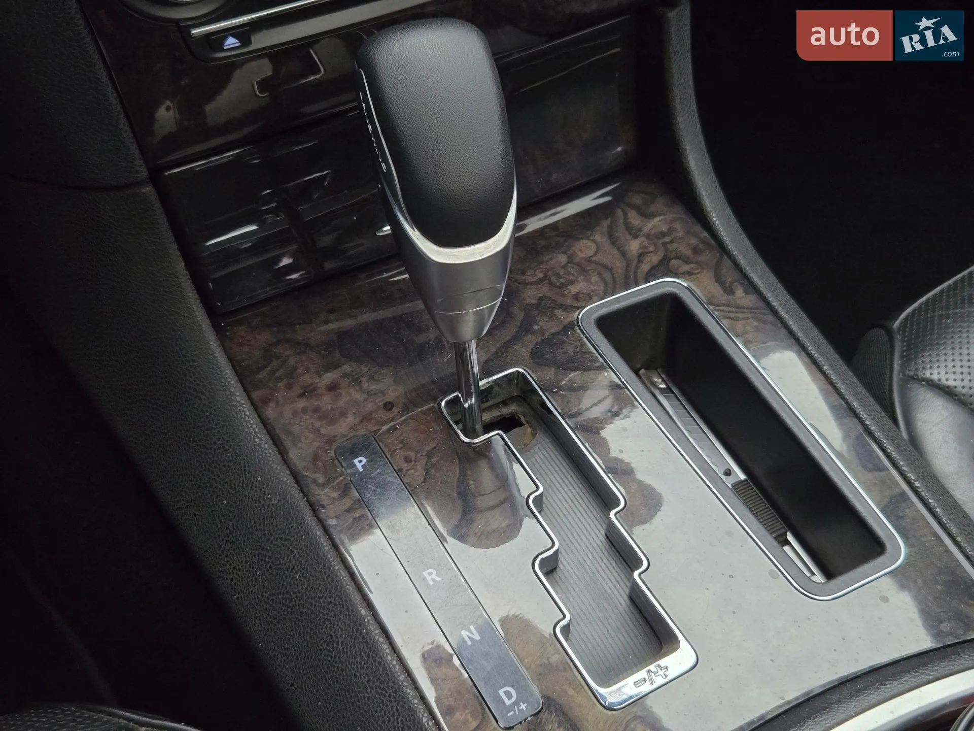 2012 Chrysler 300C - мініатюра 32
