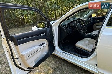 Седан Chrysler 300C 2016 в Киеве