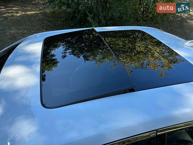 Седан Chrysler 300C 2016 в Киеве