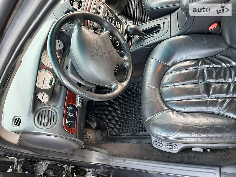 Седан Chrysler 300M 2000 в Днепре