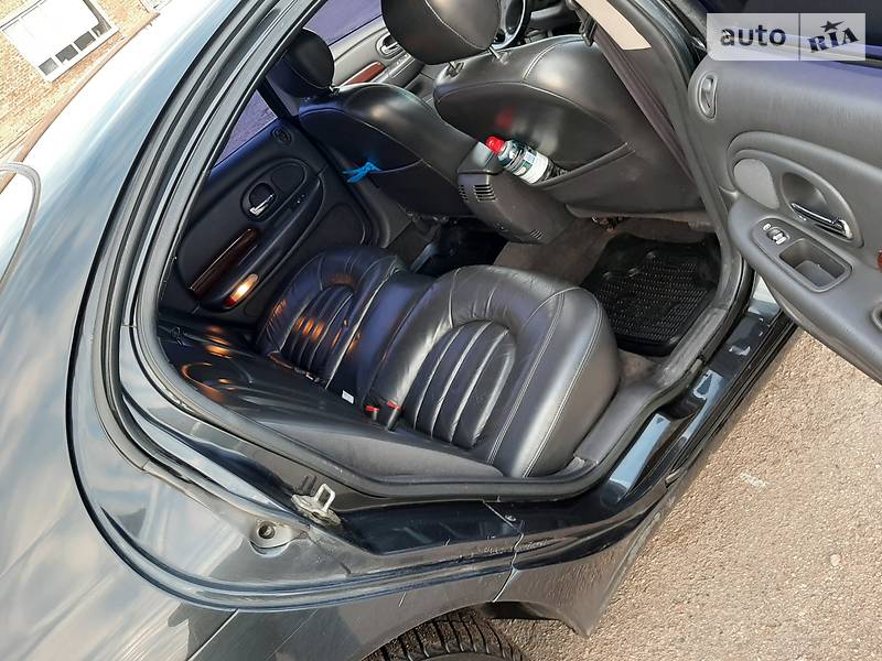 Седан Chrysler 300M 2000 в Днепре
