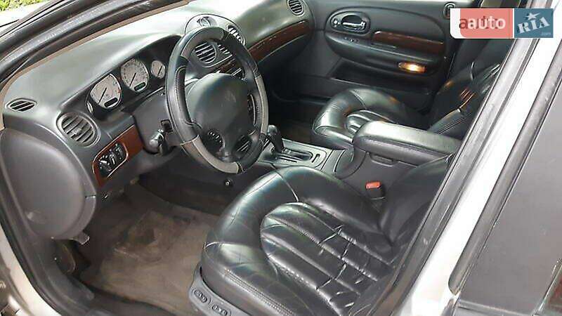 Седан Chrysler 300M 2000 в Обухове