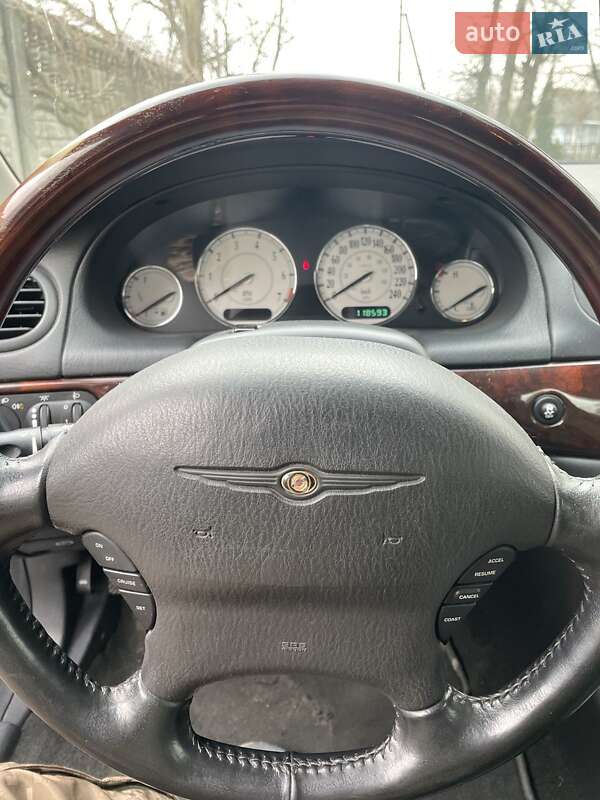 Седан Chrysler 300M 2004 в Макарове