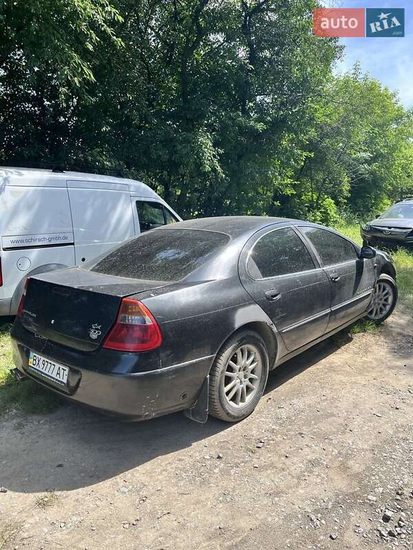 Седан Chrysler 300M 2000 в Кельменцах