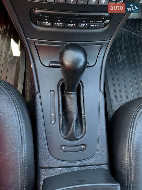 Седан Chrysler 300M 2002 в Ладыжине