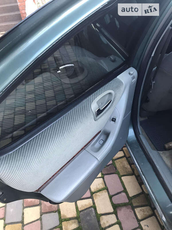 Седан Chrysler Cirrus 1995 в Измаиле