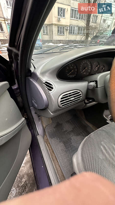 Седан Chrysler Cirrus 1995 в Києві
