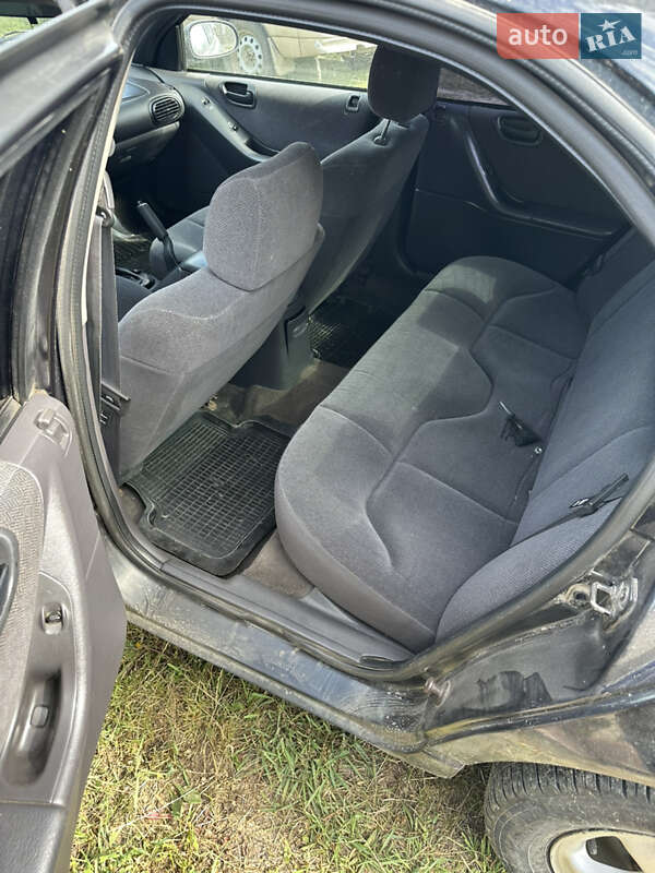 Седан Chrysler Cirrus 1995 в Вязовке