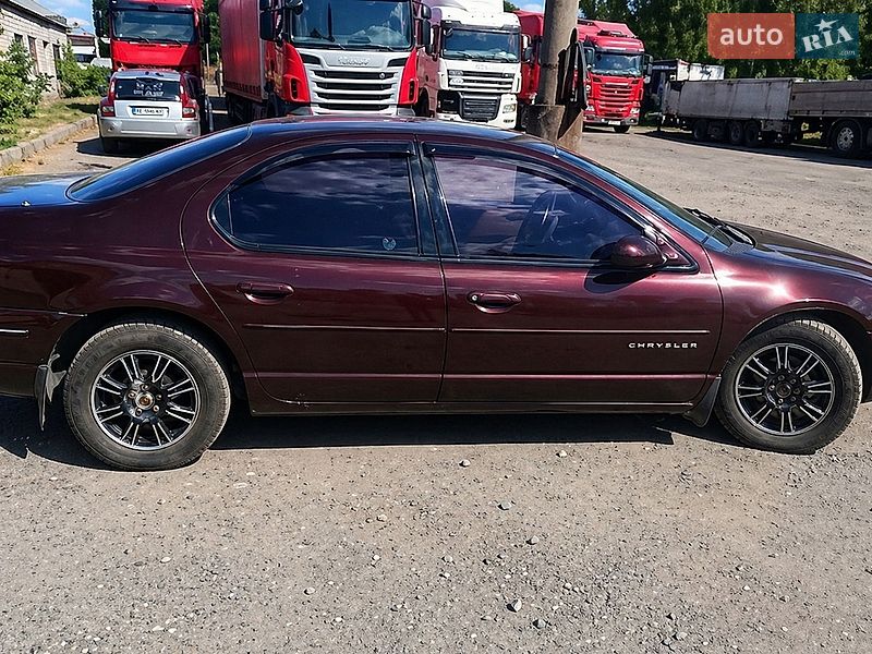 Седан Chrysler Cirrus 1996 в Кривом Роге
