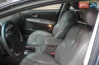 Седан Chrysler Concorde 2000 в Марганці