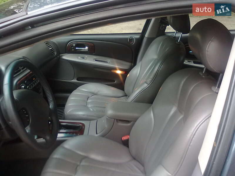 Седан Chrysler Concorde 2000 в Марганце