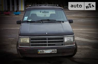Минивэн Chrysler Grand Voyager 1990 в 