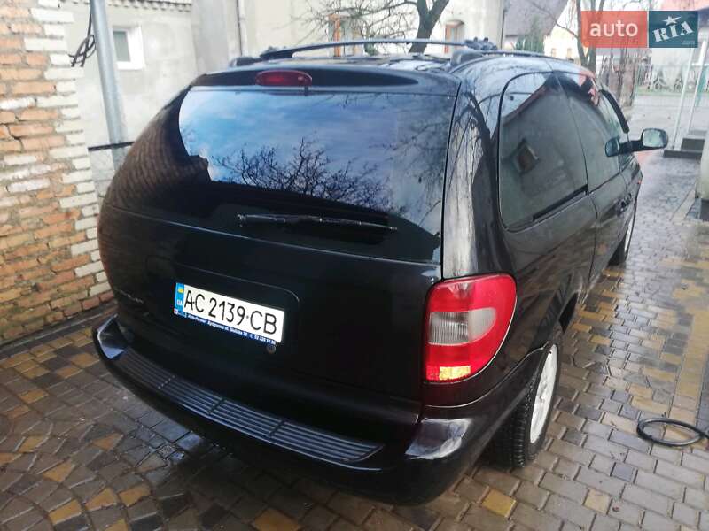 Минивэн Chrysler Grand Voyager 2004 в Нововолынске