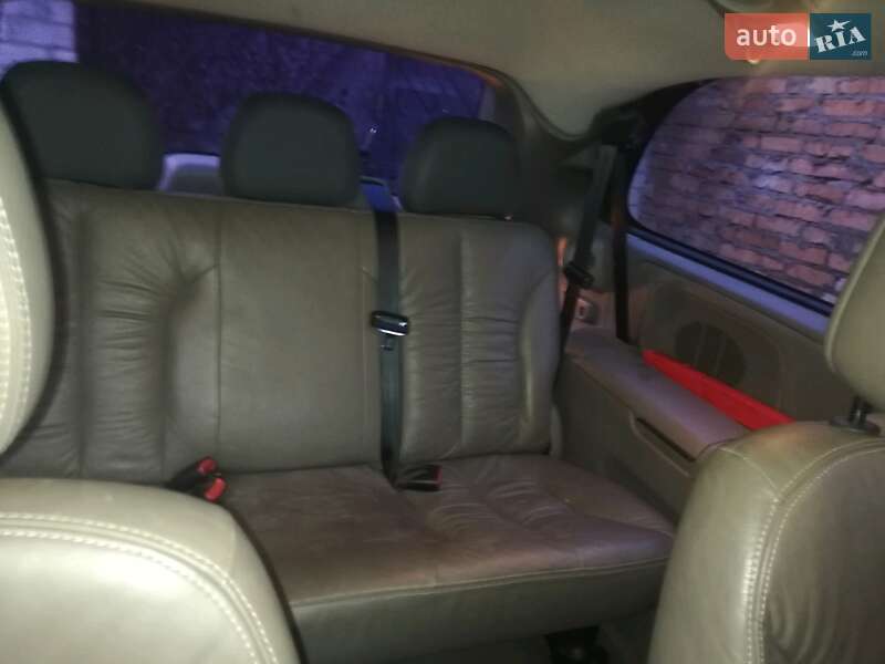 Минивэн Chrysler Grand Voyager 2004 в Нововолынске
