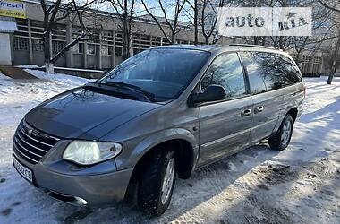 Минивэн Chrysler Grand Voyager 2006 в Ужгороде