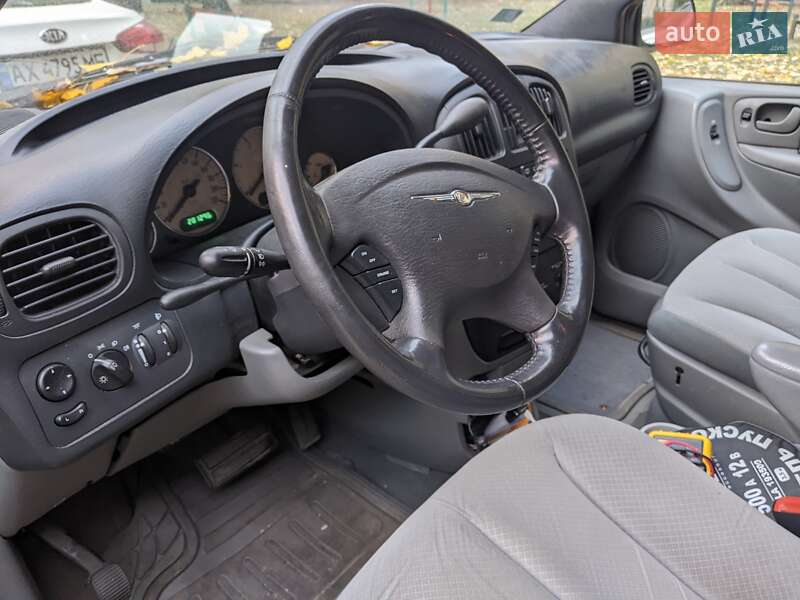 Минивэн Chrysler Grand Voyager 2007 в Киеве