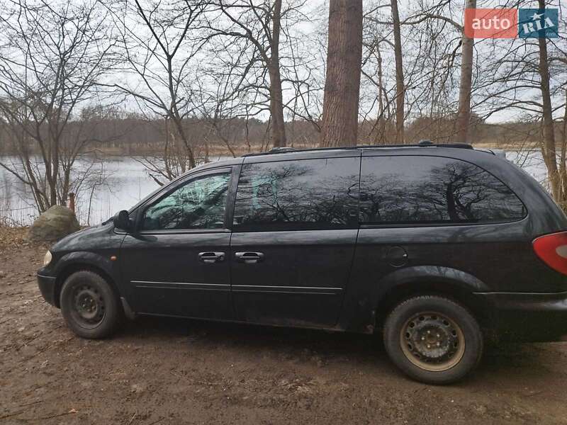 Минивэн Chrysler Grand Voyager 2004 в Бориславе