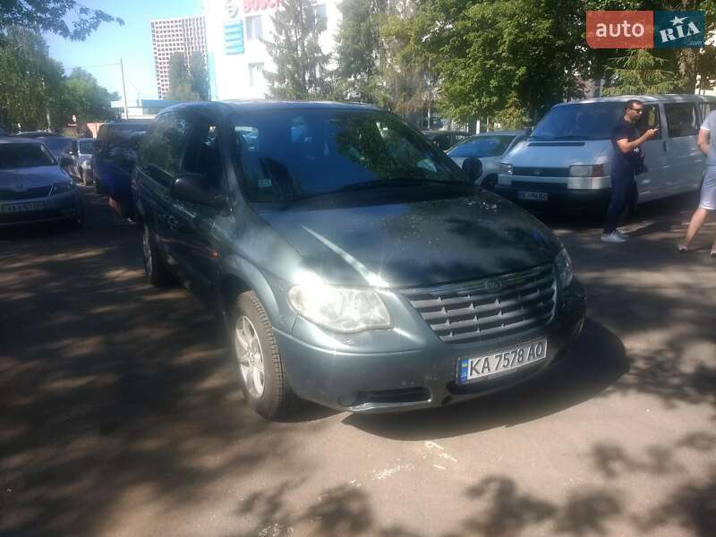Минивэн Chrysler Grand Voyager 2007 в Киеве