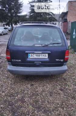 Минивэн Chrysler Grand Voyager 1998 в Нововолынске