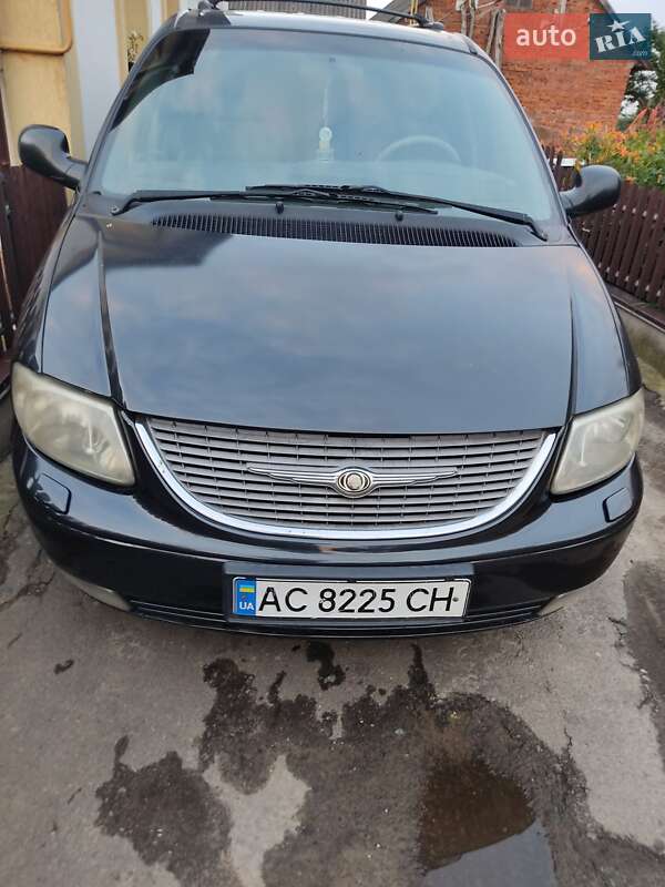 Позашляховик / Кросовер Chrysler Grand Voyager 2002 в Володимирі