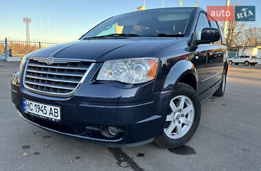 Минивэн Chrysler Grand Voyager 2008 в Долине