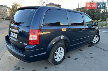 Минивэн Chrysler Grand Voyager 2008 в Долине