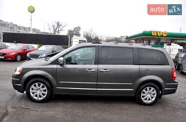 Мінівен Chrysler Grand Voyager 2010 в Львові