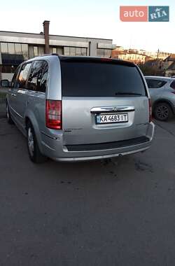 Седан Chrysler Grand Voyager 2008 в 