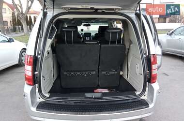 Седан Chrysler Grand Voyager 2008 в 