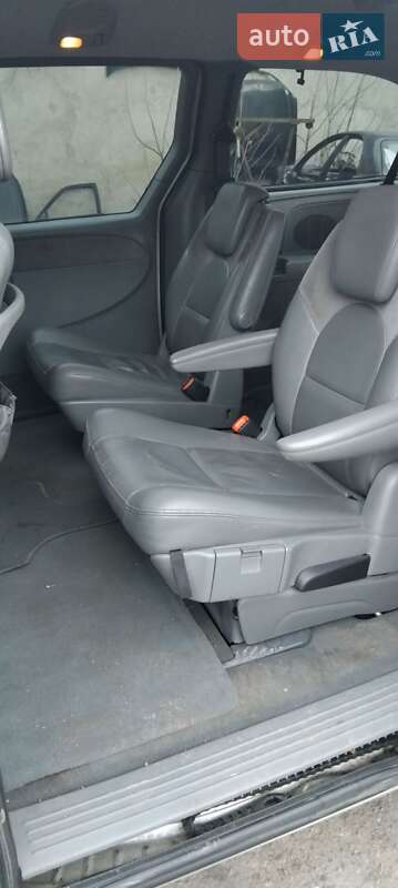 Минивэн Chrysler Grand Voyager 2005 в Черновцах