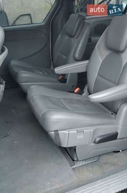 Минивэн Chrysler Grand Voyager 2005 в 