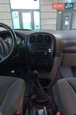 Мінівен Chrysler Grand Voyager 2003 в 