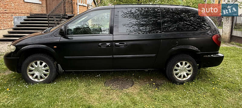 Минивэн Chrysler Grand Voyager 2006 в Старом Самборе