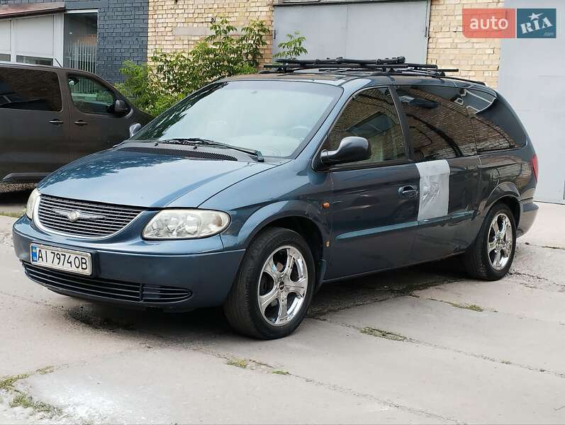 Мінівен Chrysler Grand Voyager 2001 в Києві