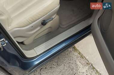 Минивэн Chrysler Grand Voyager 2001 в 