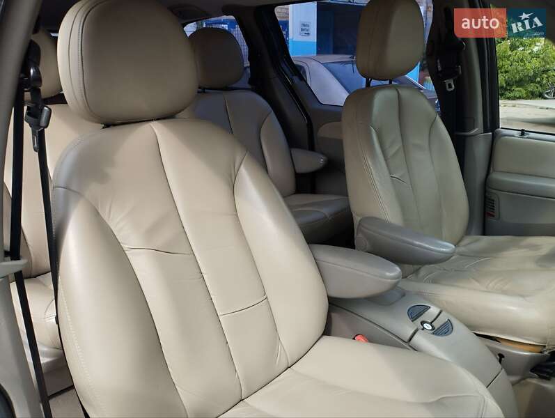 Мінівен Chrysler Grand Voyager 2001 в Києві
