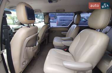 Минивэн Chrysler Grand Voyager 2001 в 
