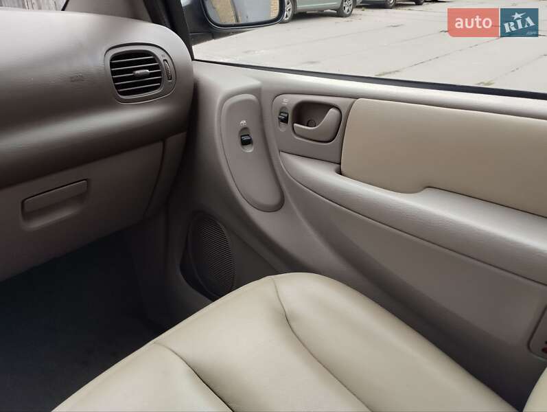 Мінівен Chrysler Grand Voyager 2001 в Києві