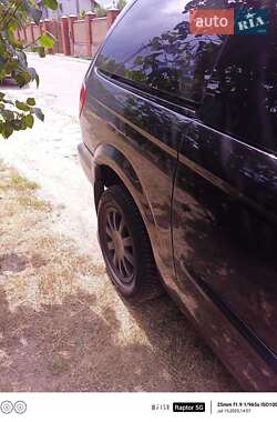 Минивэн Chrysler Grand Voyager 2003 в 
