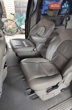 Минивэн Chrysler Grand Voyager 2003 в 
