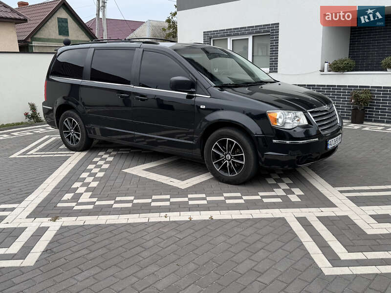 Минивэн Chrysler Grand Voyager 2010 в Мукачево фото 3 Минивэн Chrysler Grand Voyager 2010 в Мукачево