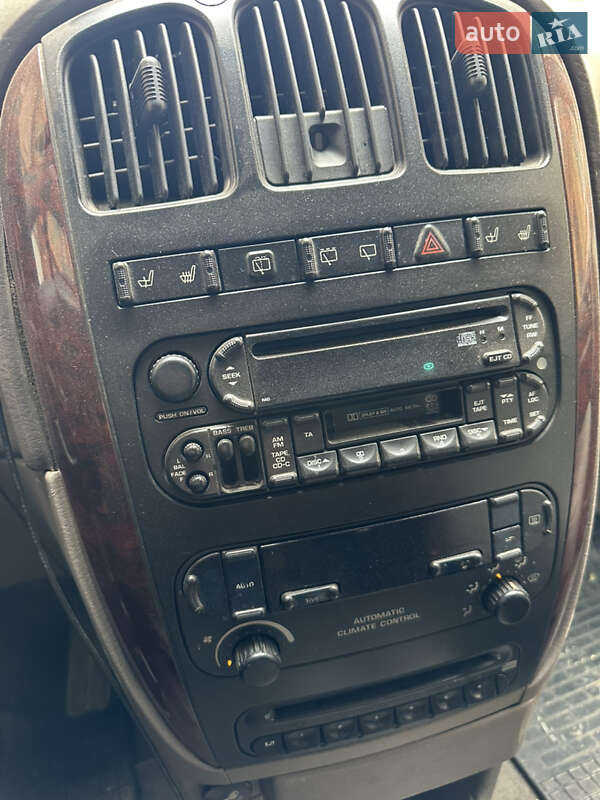 Універсал Chrysler Grand Voyager 2003 в Чернівцях