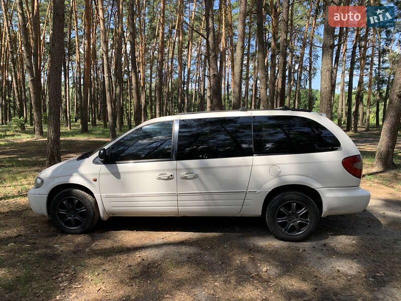 Минивэн Chrysler Grand Voyager 2005 в Сумах